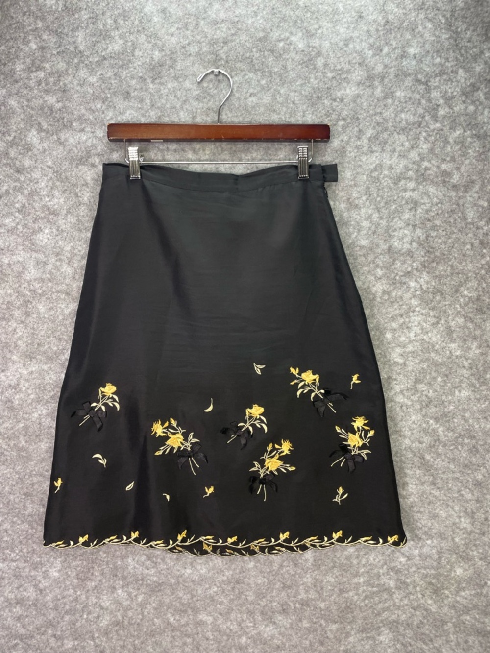 John Paul Richard Skirt Womens 6 Black Silk Floral A Line Lined.